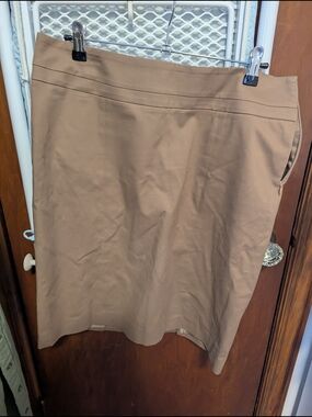 LOFT Women's Tan Pencil Skirt
